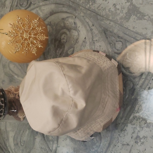 BURBERRY bucket hat medium size - Picture 2 of 8